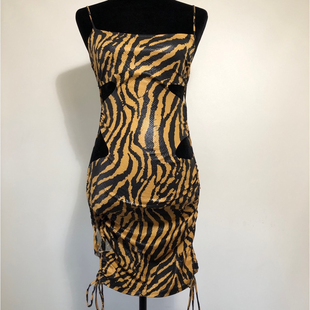 PREOWNED BELITA SZ M GOLD AND BLACK Stylish Animal Print Dress